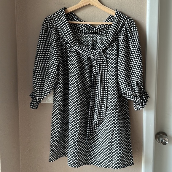 BCBGMAXAZRIA Puffy Sleeve Oversized Polka Dot Tie Neck Blouse - Picture 2 of 9
